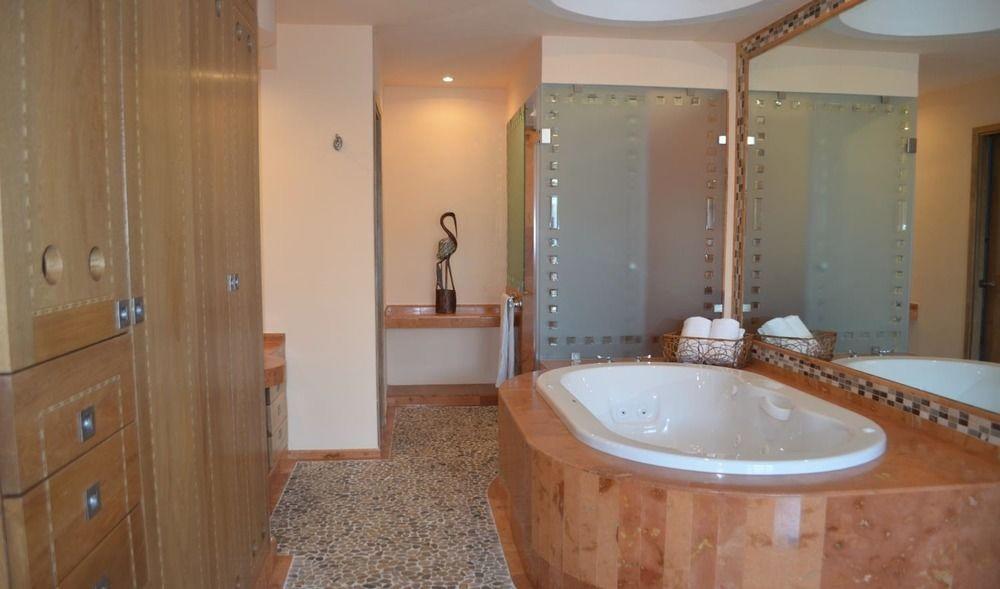 Hotel Andales On The Bay Suites Puerto Vallarta Esterno foto
