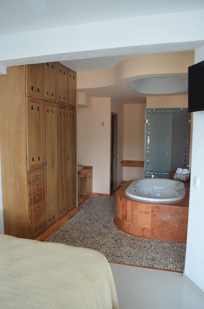 Hotel Andales On The Bay Suites Puerto Vallarta Esterno foto